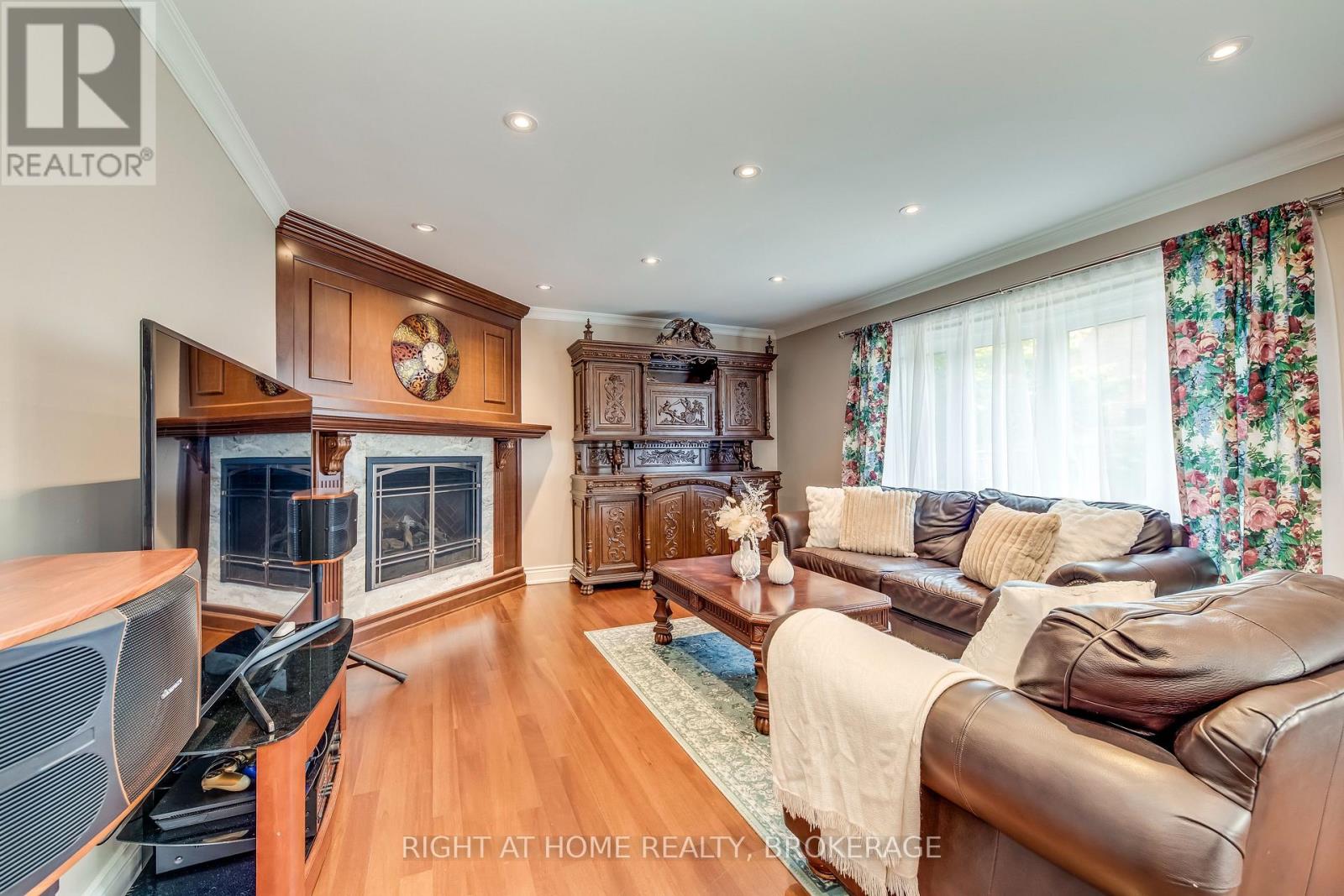 1311 Playter Place, Oakville, Ontario  L6M 2V1 - Photo 9 - W12252189