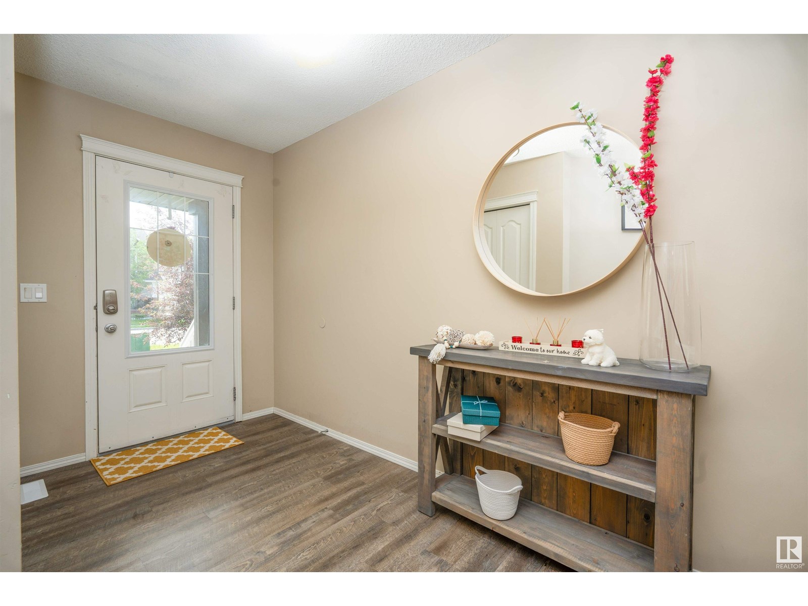 Property at 14 santana cres image 3