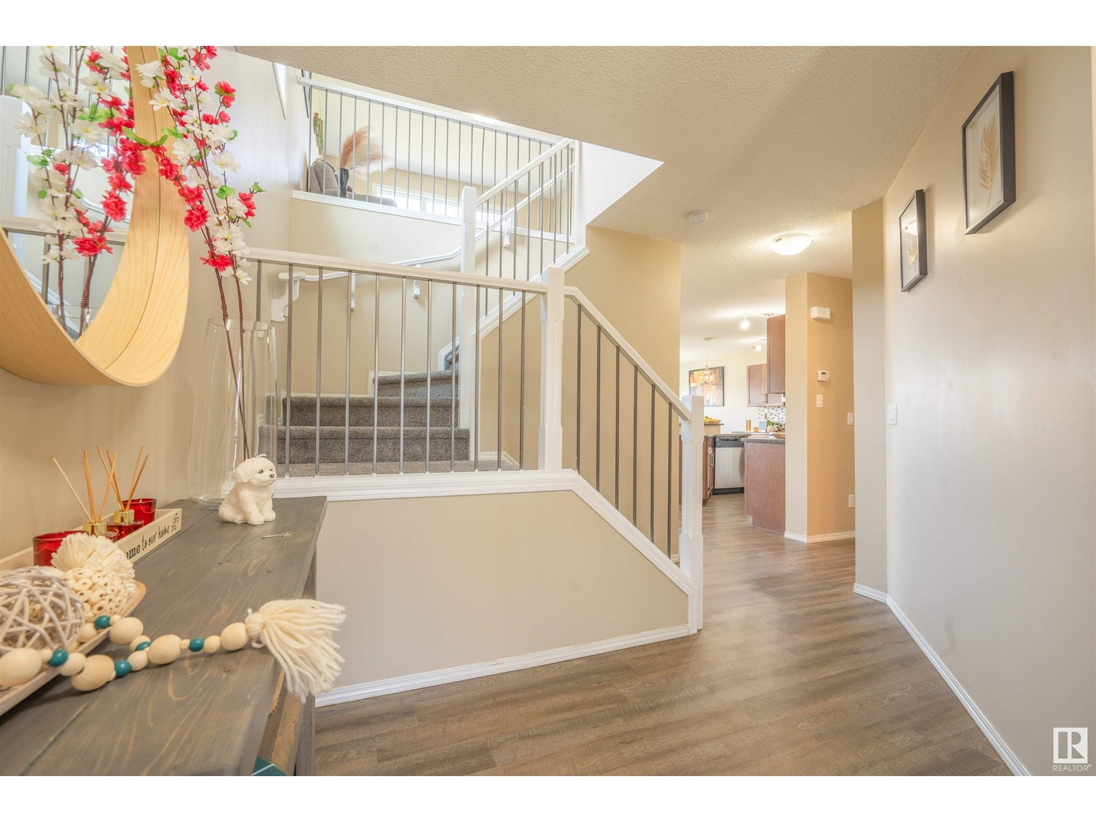 Property at 14 santana cres image 4