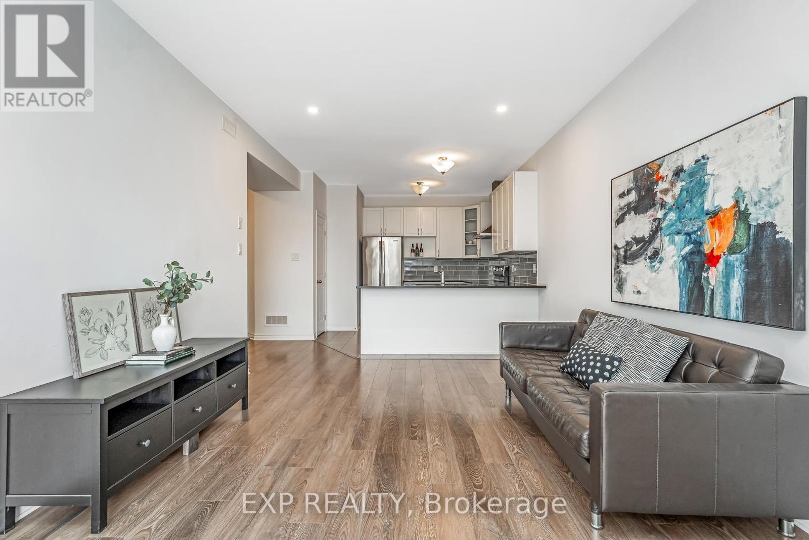 Property at 72 DUN SKIPPER DRIVE image 5