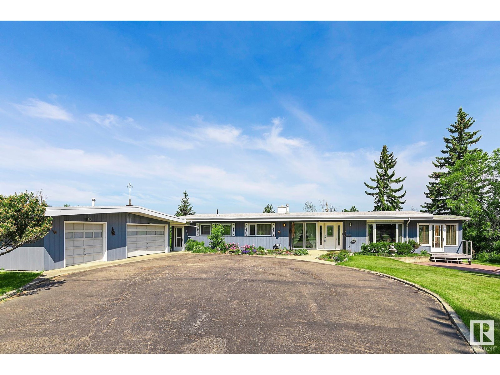 Property at 140 WINDERMERE DR NW image 3