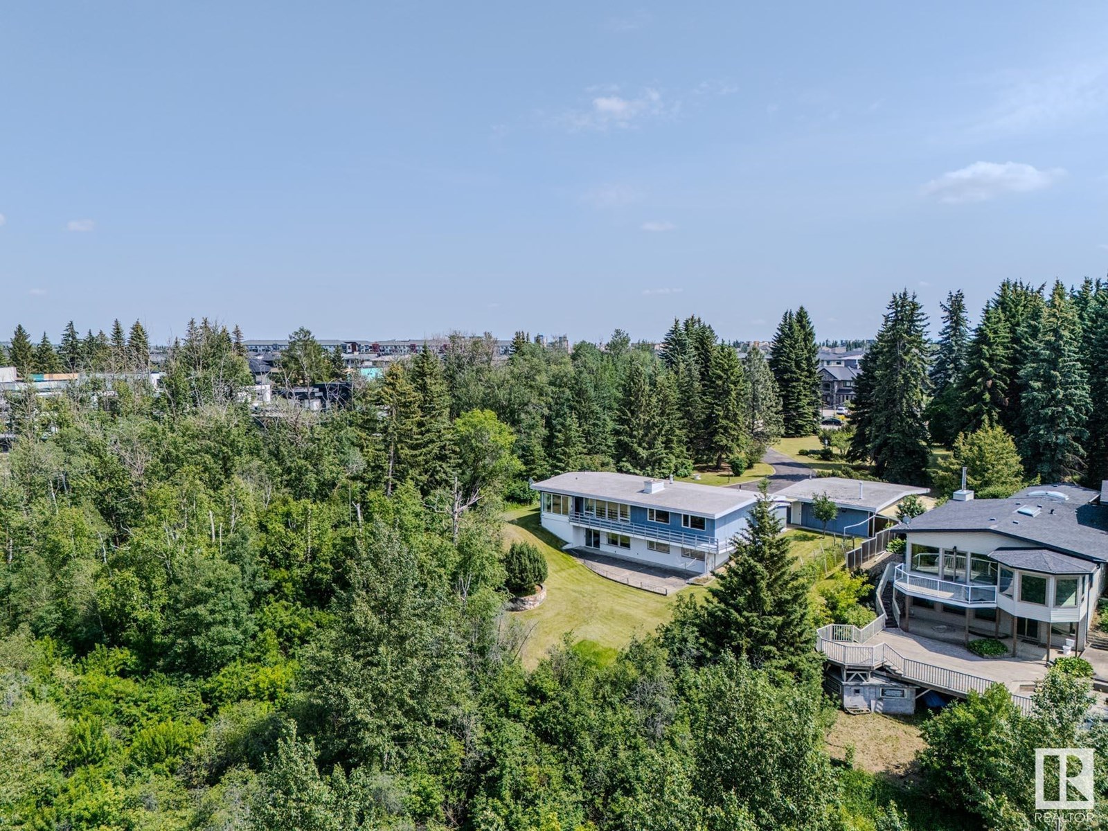 Property at 140 WINDERMERE DR NW image 1