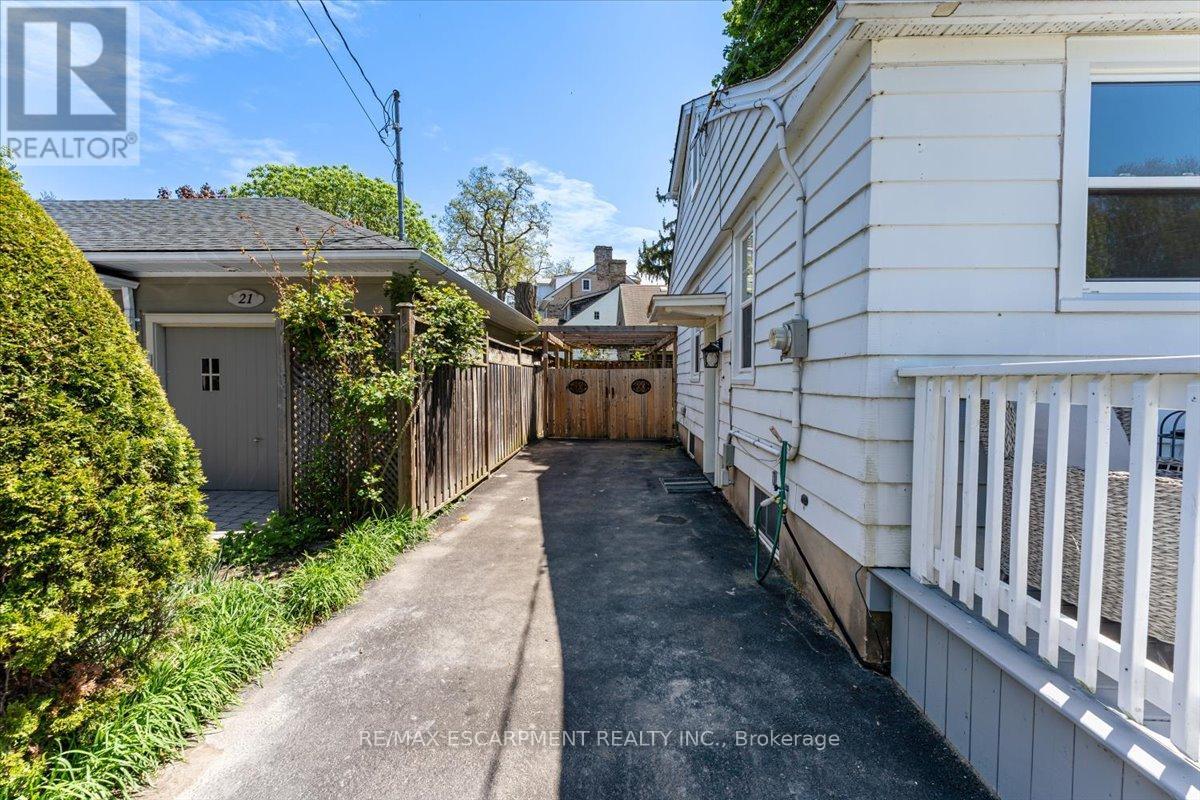 Property at 23 NELLES BOULEVARD image 4