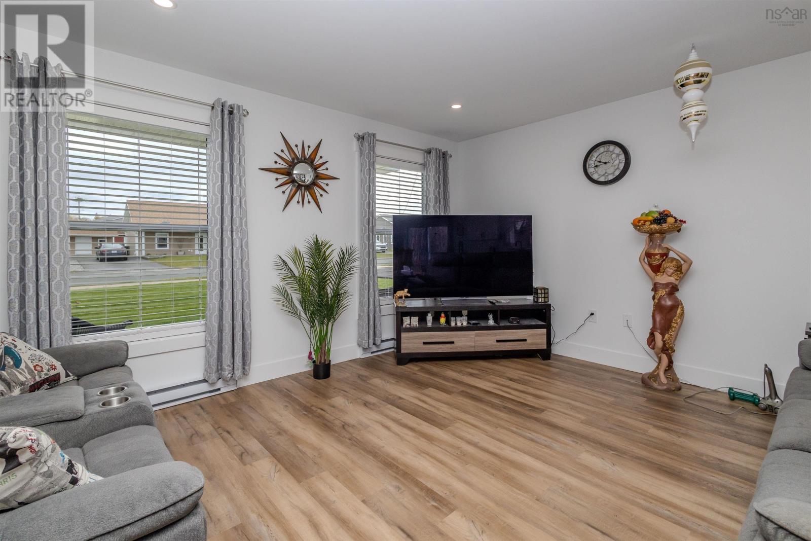 57 Michael Street, Sydney, Nova Scotia  B1P 0J6 - Photo 8 - 202511908