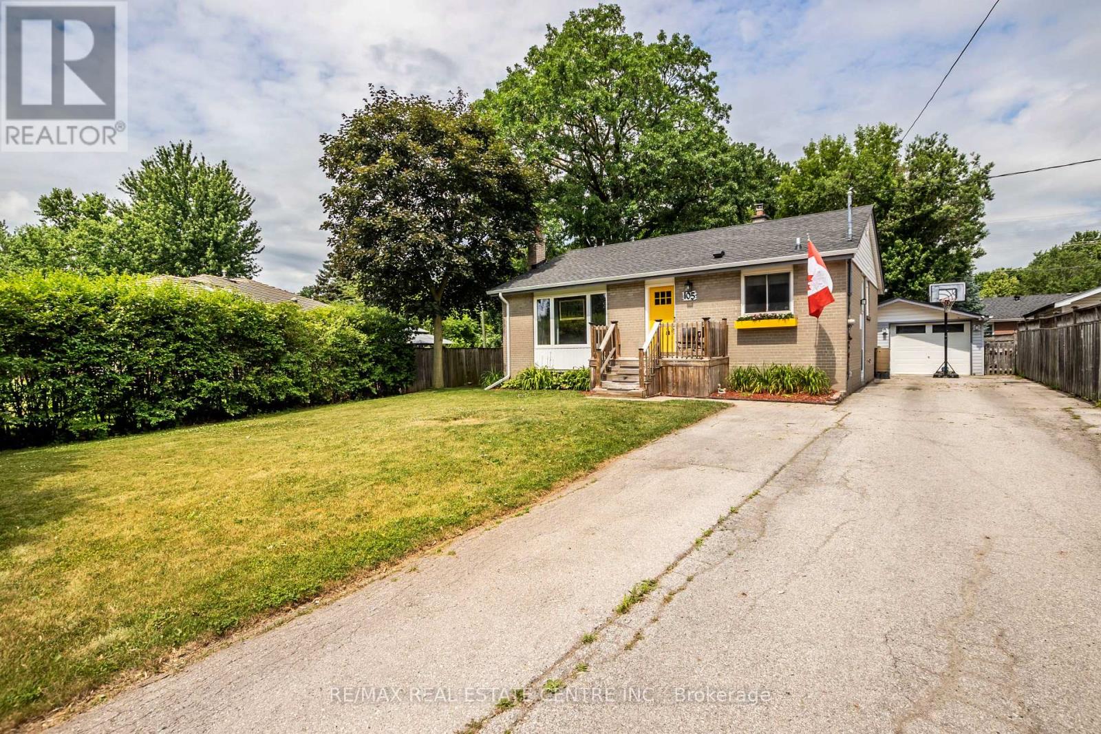 Property at 105 ANNE BOULEVARD image 2