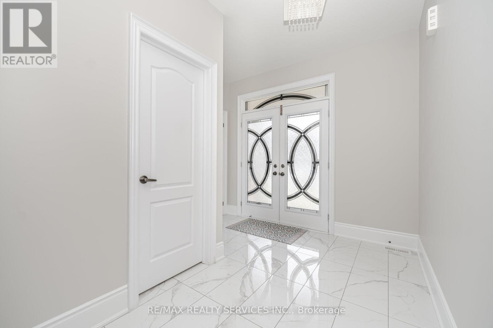 Property at 106 FOLGATE CRESCENT image 5