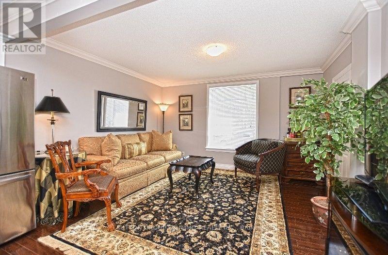 12 Ontario Street W, Mississauga, Ontario  L5M 1S8 - Photo 4 - W12139410