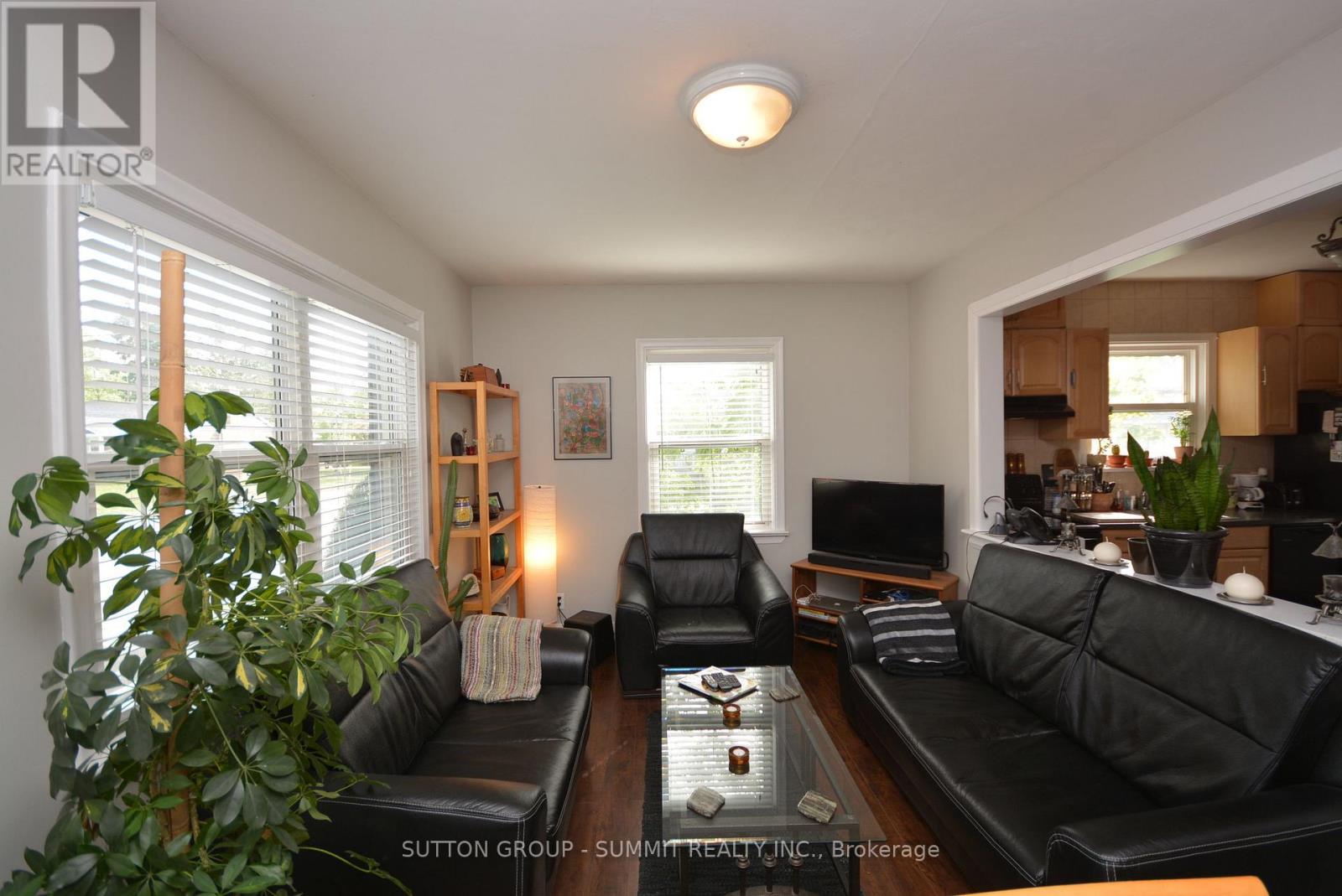 16 Ontario Street W, Mississauga, Ontario  L5M 1S8 - Photo 3 - W12139407