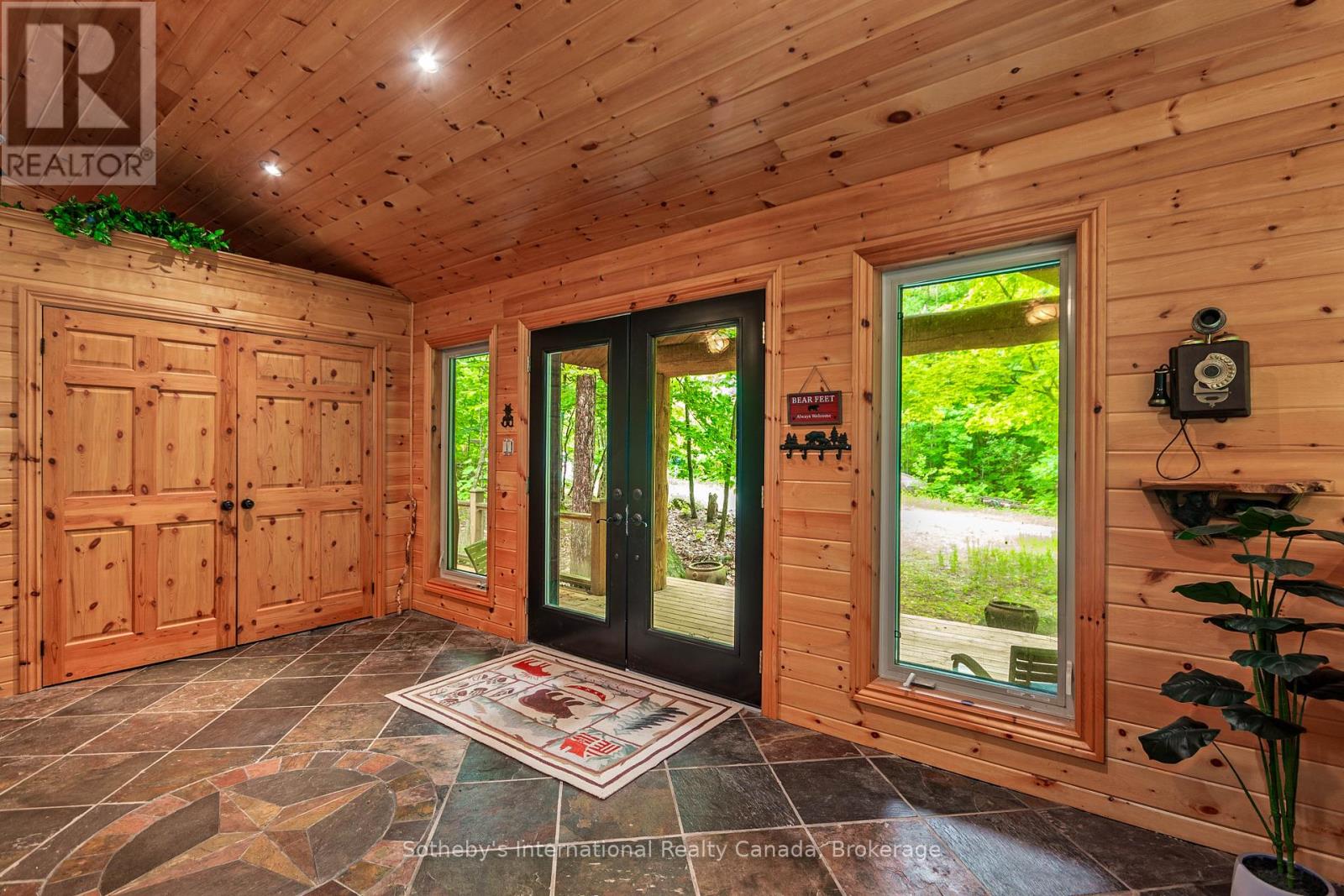 4 Amik Lane, Christian Island 30 (Beausoleil First Nation), Ontario  L9M 0A9 - Photo 2 - S12216392