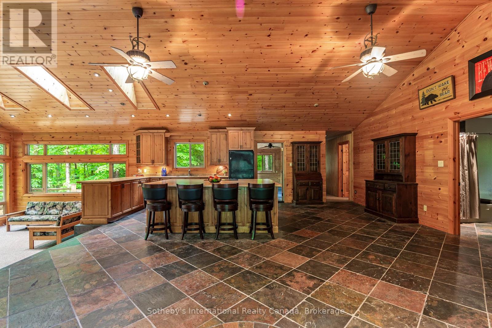 4 Amik Lane, Christian Island 30 (Beausoleil First Nation), Ontario  L9M 0A9 - Photo 3 - S12216392