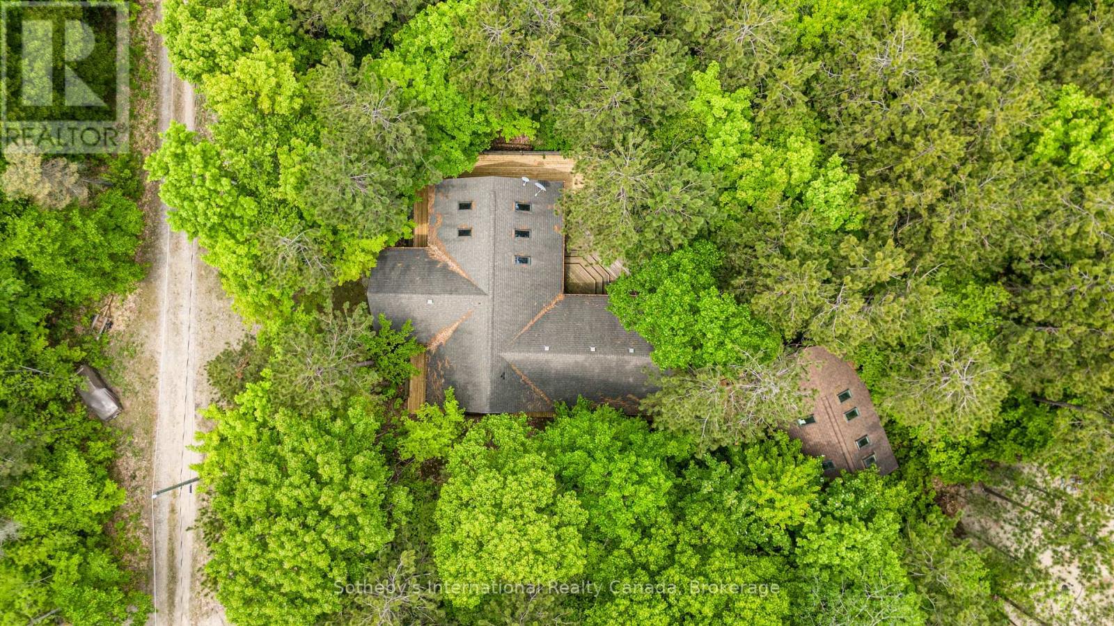 4 Amik Lane, Christian Island 30 (Beausoleil First Nation), Ontario  L9M 0A9 - Photo 37 - S12216392