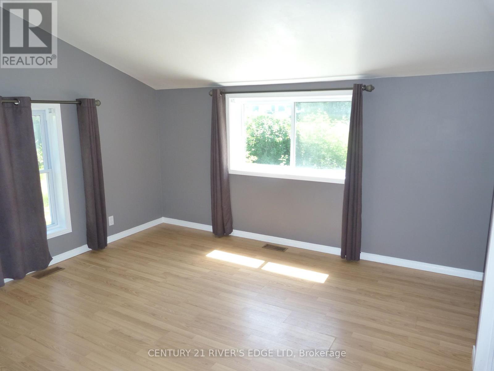 468 Gladstone Street N, North Dundas, Ontario  K0C 2K0 - Photo 10 - X12252311