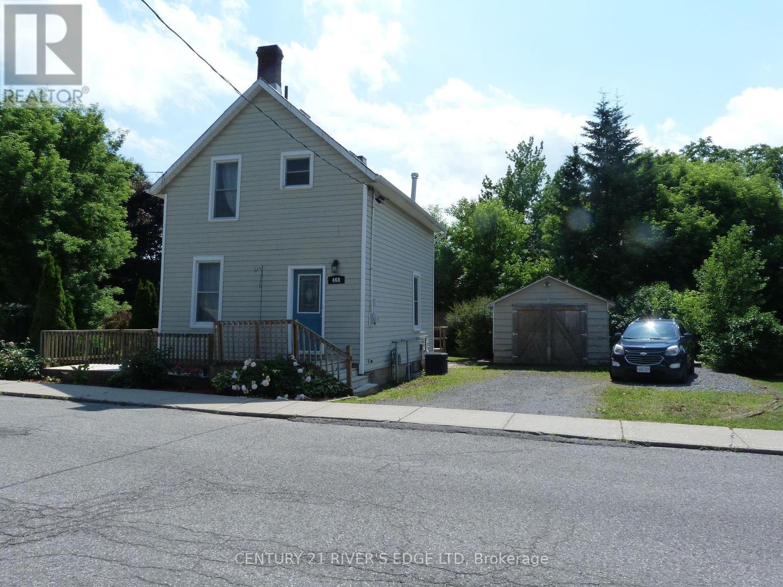 468 Gladstone Street N, North Dundas, Ontario  K0C 2K0 - Photo 2 - X12252311