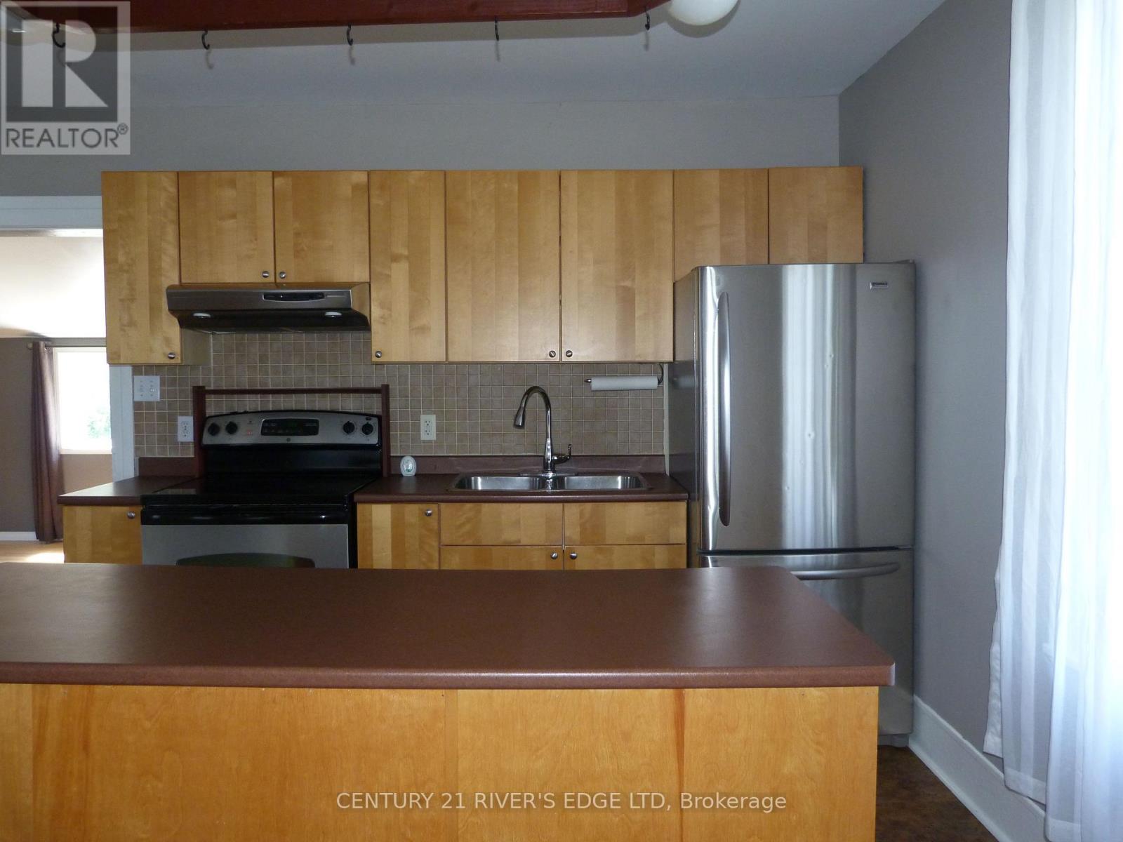 468 Gladstone Street N, North Dundas, Ontario  K0C 2K0 - Photo 5 - X12252311