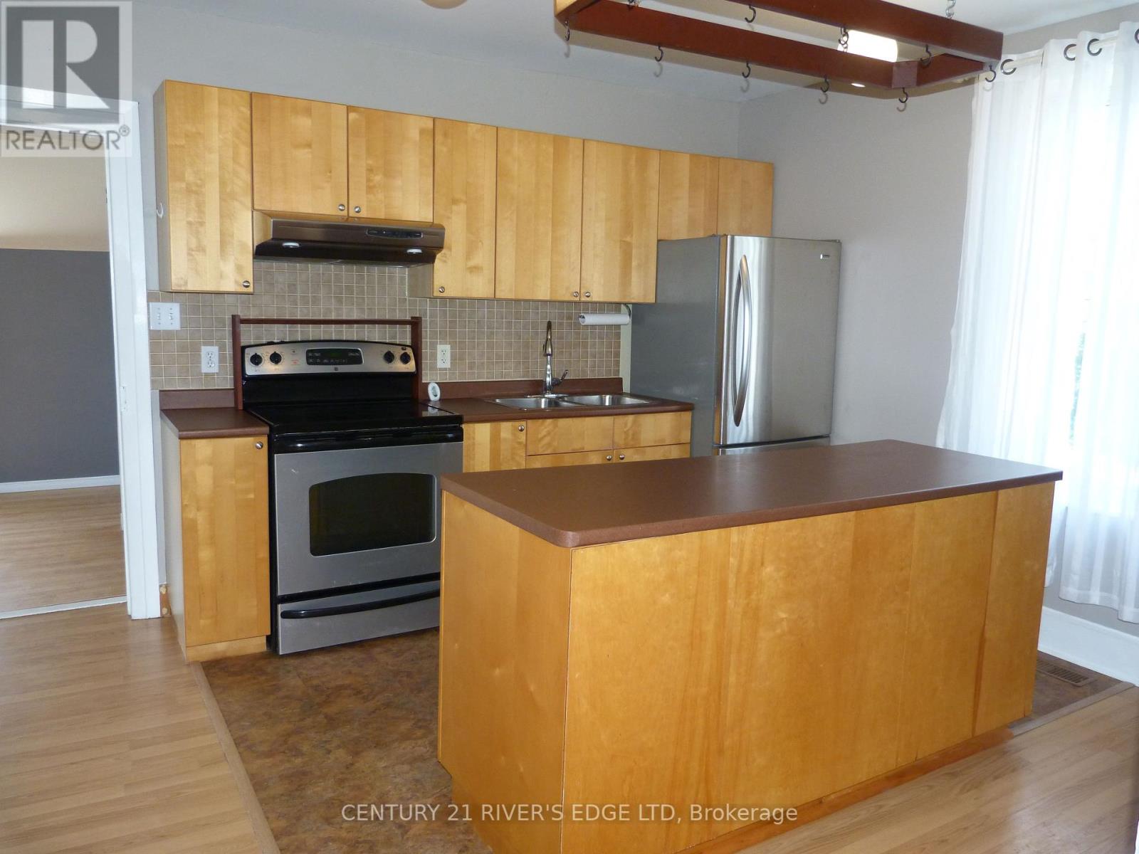 468 Gladstone Street N, North Dundas, Ontario  K0C 2K0 - Photo 6 - X12252311