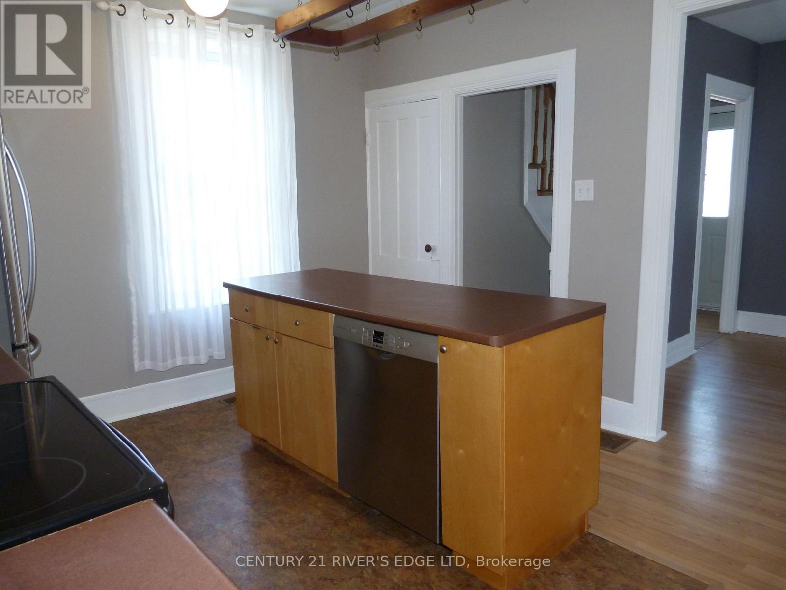 468 Gladstone Street N, North Dundas, Ontario  K0C 2K0 - Photo 8 - X12252311