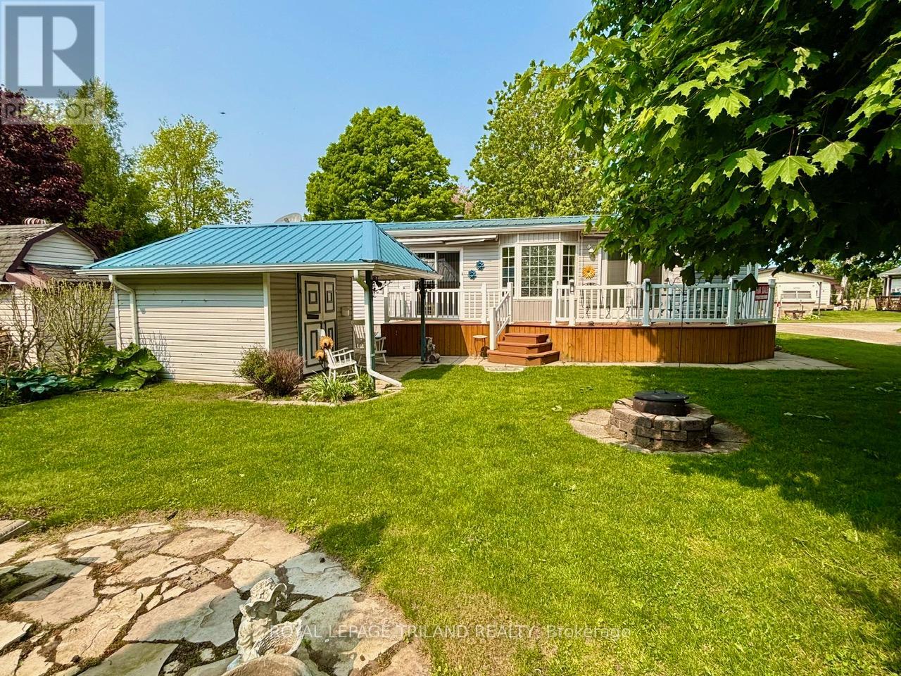 21527 Gray (Lot 132-133 Birch St.) Line, West Elgin, Ontario  N0L 2C0 - Photo 1 - X12241278