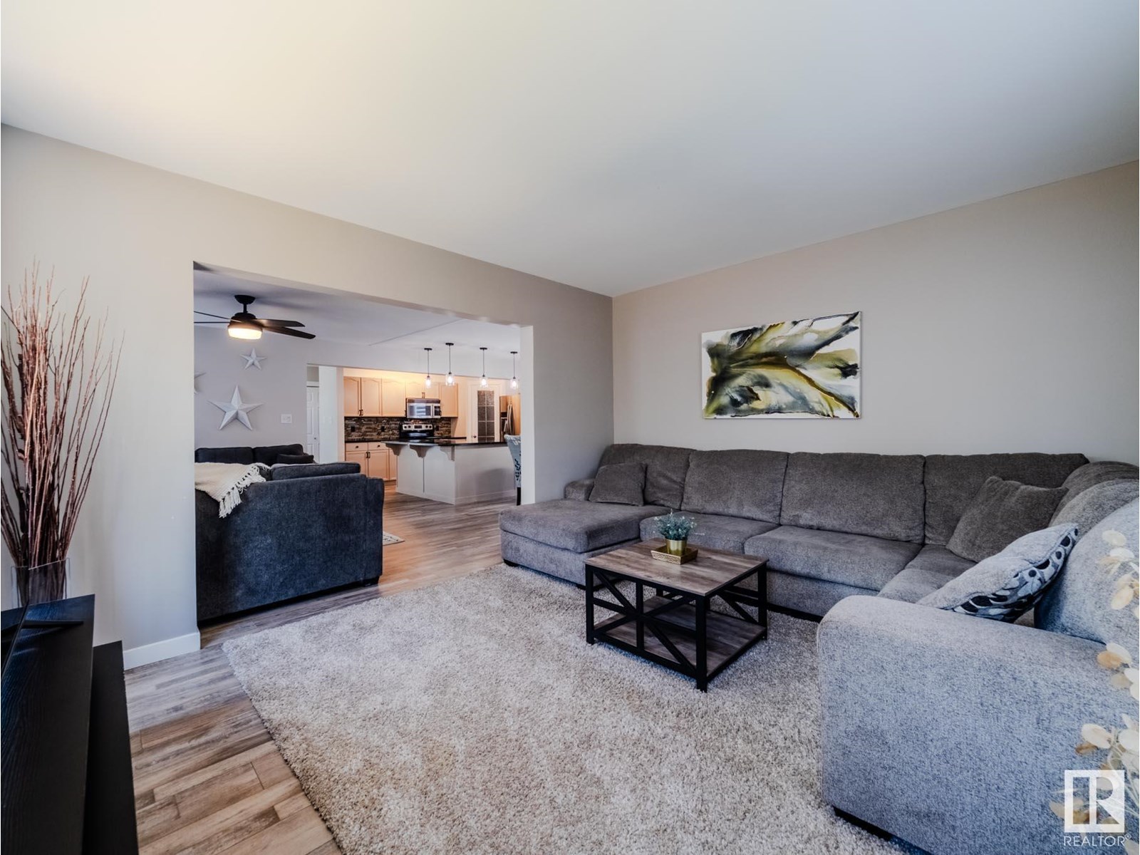 Property at 4302 43 AV image 5