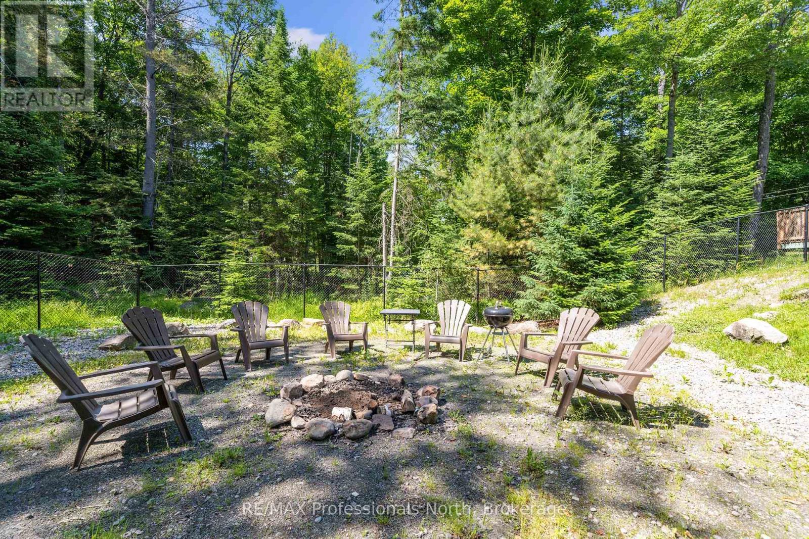 504 South Waseosa Lake Road, Huntsville, Ontario  P1H 2N5 - Photo 35 - X12249335