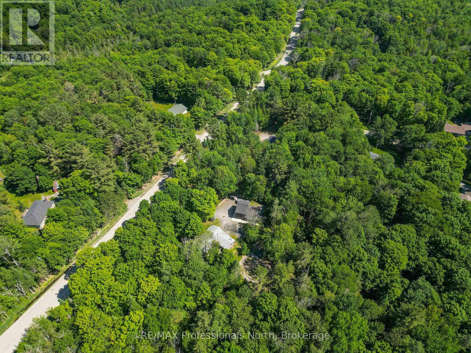 504 South Waseosa Lake Road, Huntsville, Ontario  P1H 2N5 - Photo 40 - X12249335