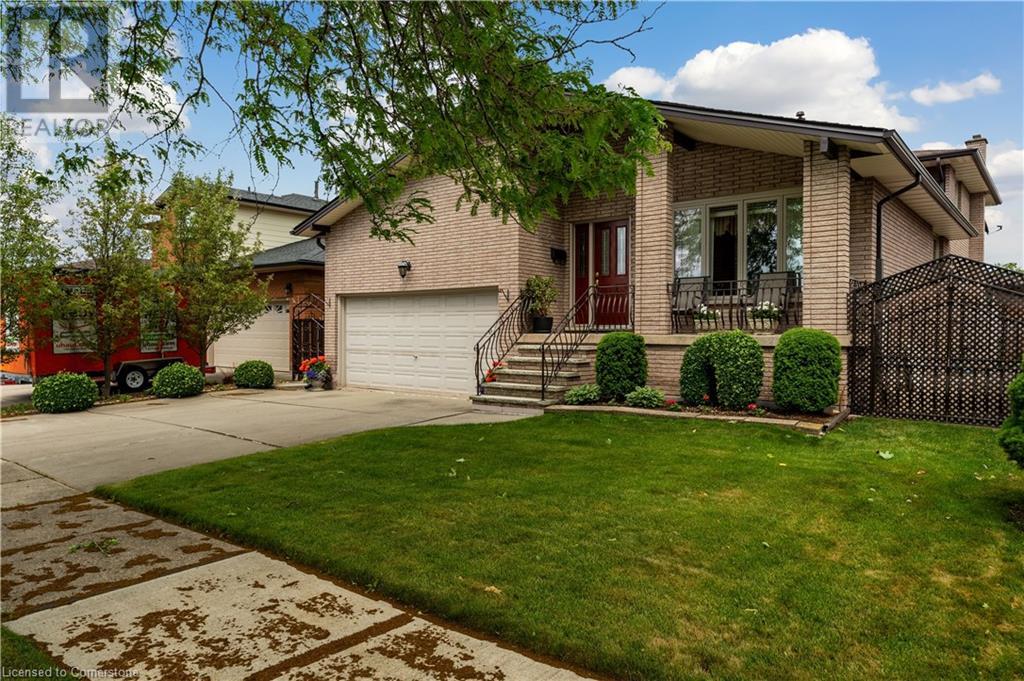 Property at 14 VALROSE Drive image 3