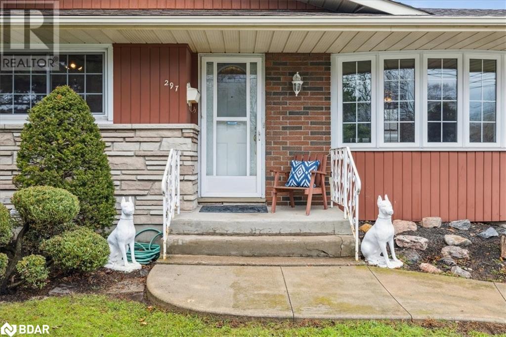 Property at 297 LAKESHORE Street image 3