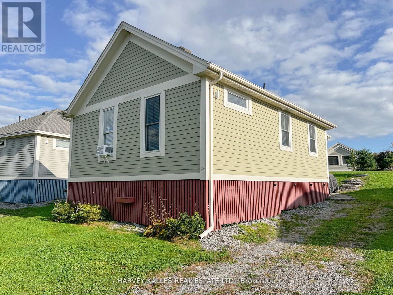 24 Butternut Lane, Prince Edward County, Ontario  K0K 1P0 - Photo 13 - X12252349