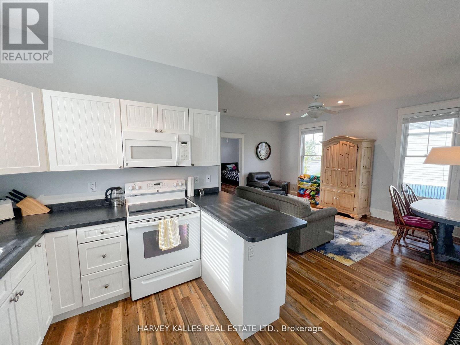 24 Butternut Lane, Prince Edward County, Ontario  K0K 1P0 - Photo 7 - X12252349