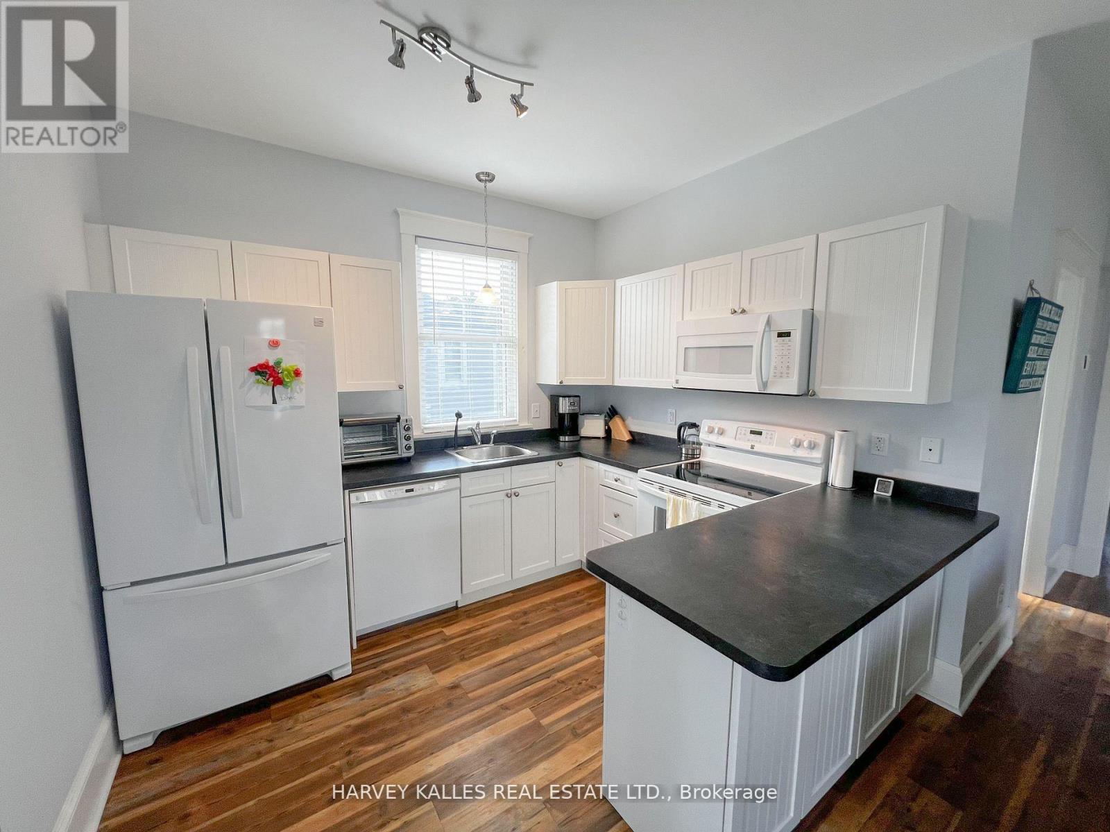 24 Butternut Lane, Prince Edward County, Ontario  K0K 1P0 - Photo 8 - X12252349