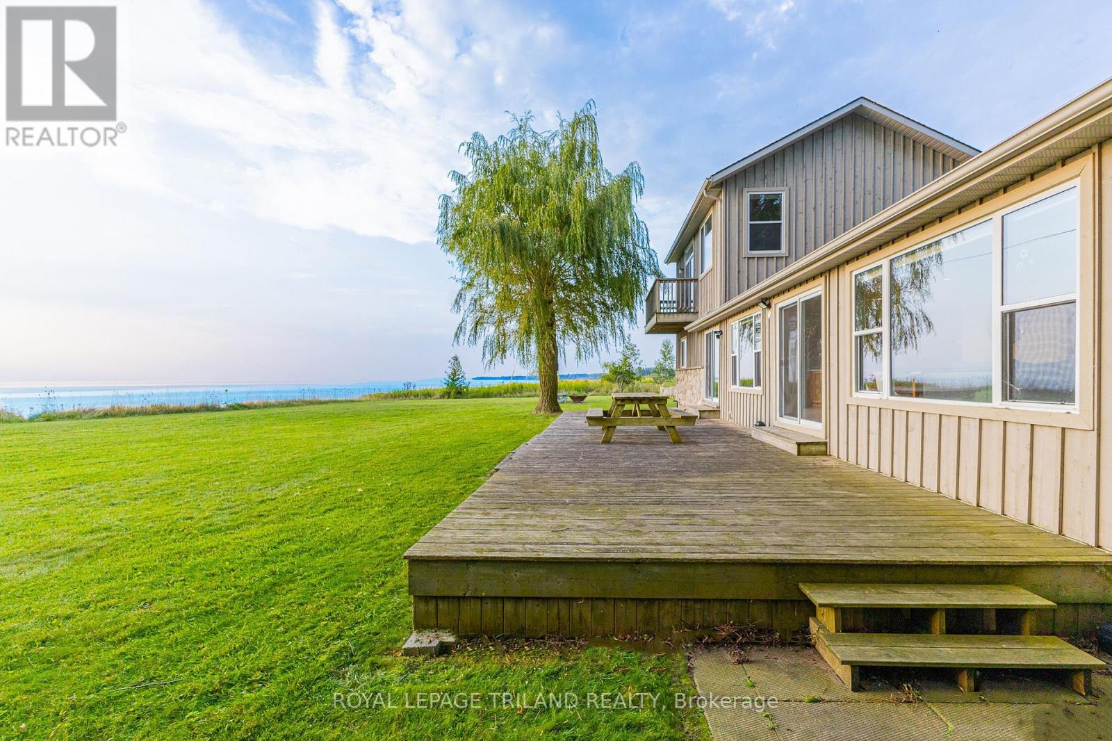 71899 Sunridge Crescent, Bluewater, Ontario  N0M 1N0 - Photo 14 - X12252353
