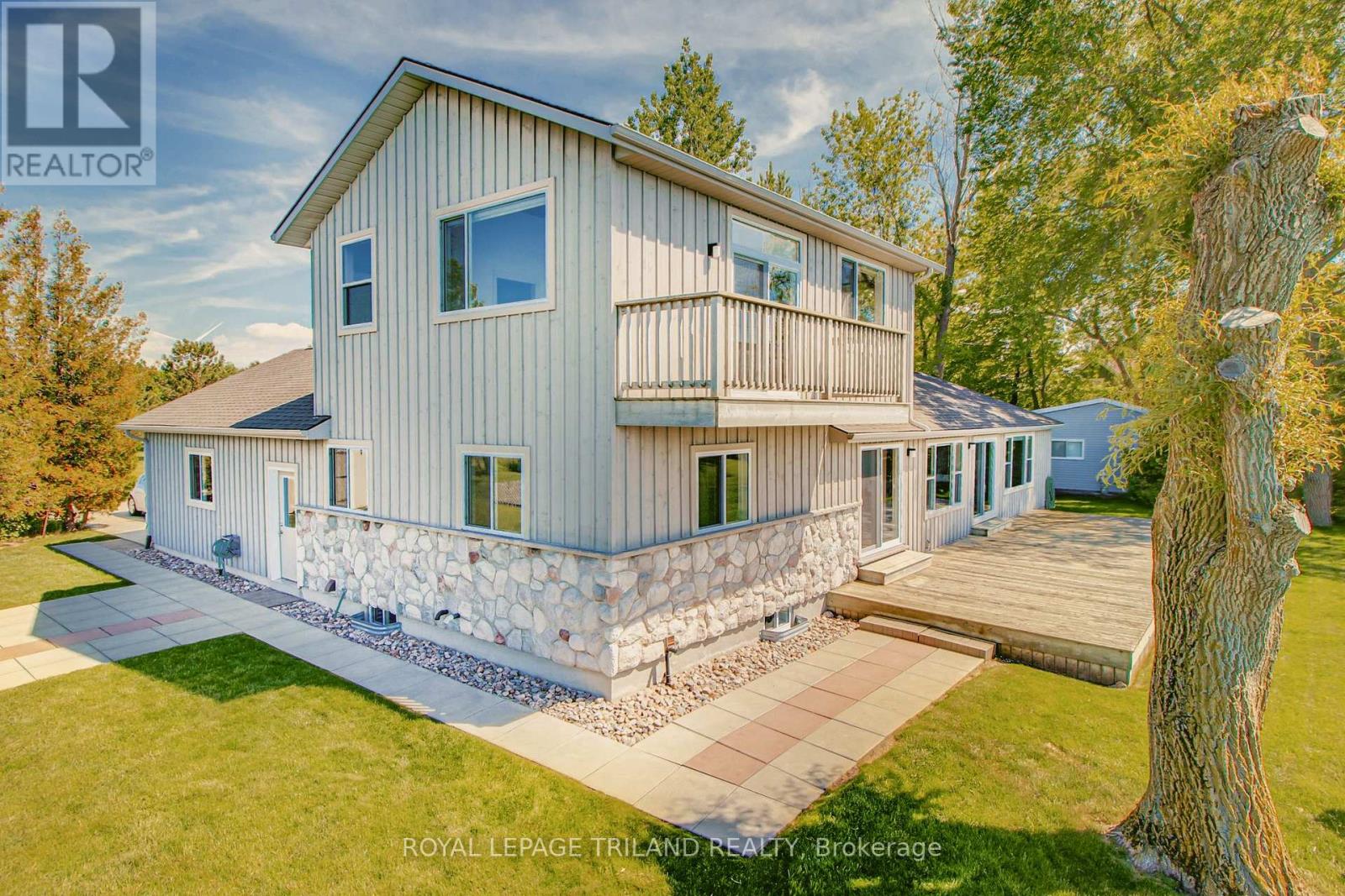 71899 Sunridge Crescent, Bluewater, Ontario  N0M 1N0 - Photo 3 - X12252353