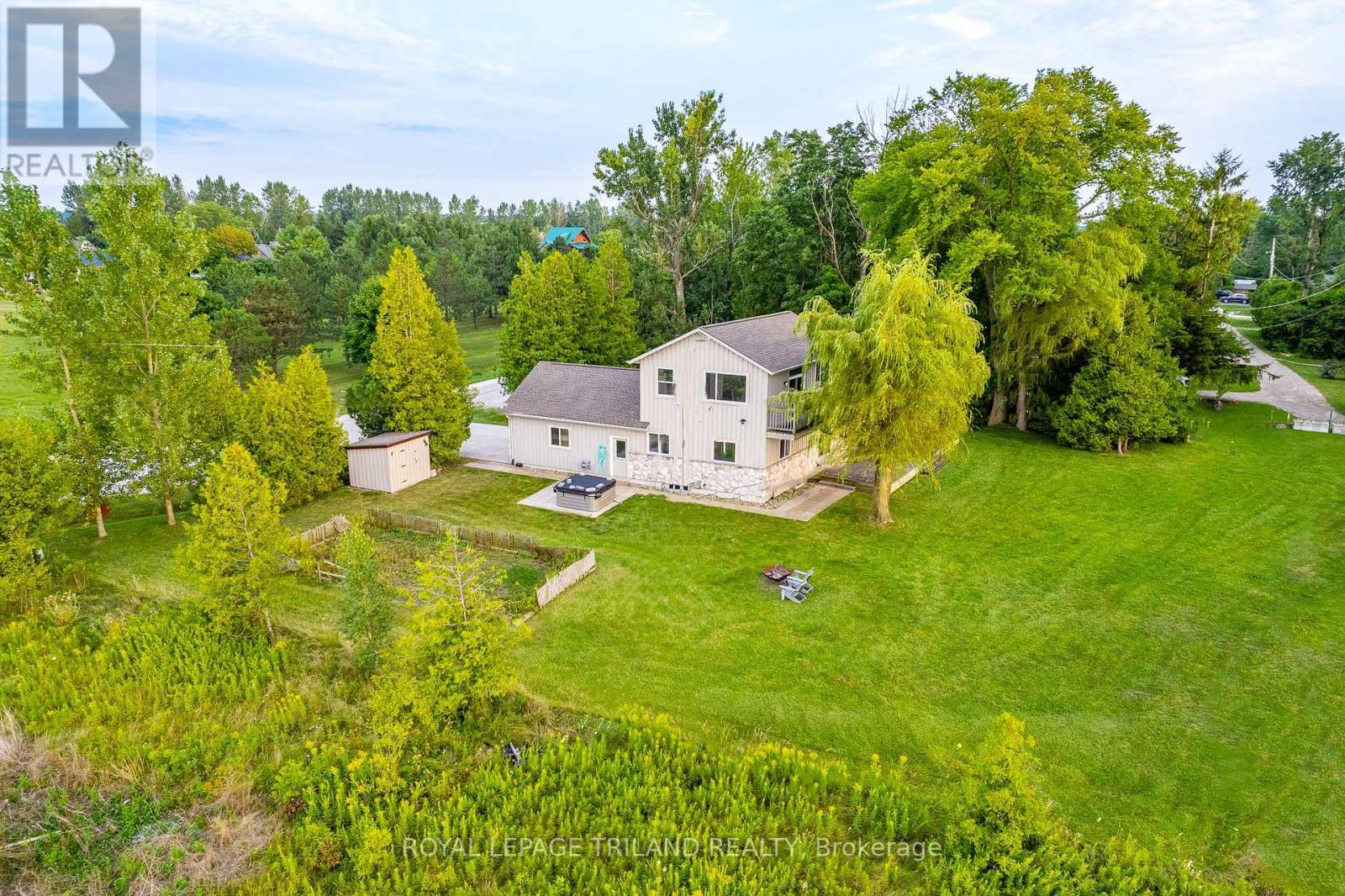 71899 Sunridge Crescent, Bluewater, Ontario  N0M 1N0 - Photo 40 - X12252353