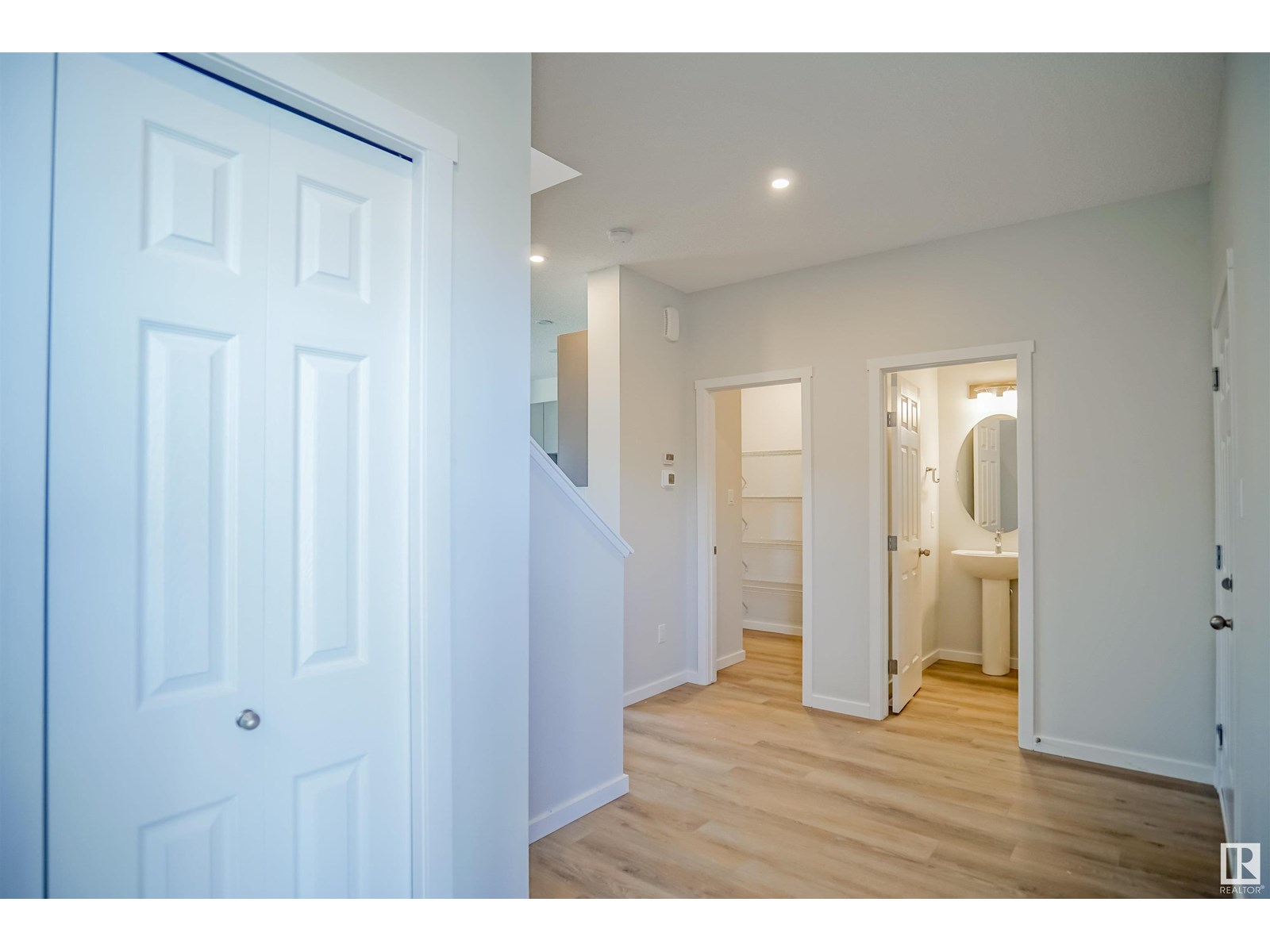 111 Ficus Wy, Fort Saskatchewan, Alberta  T8L 0Z6 - Photo 4 - E4444996