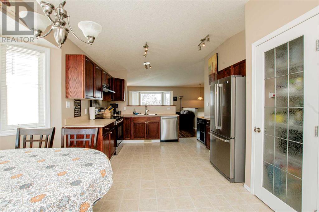 Property at 6022 88 Street image 5
