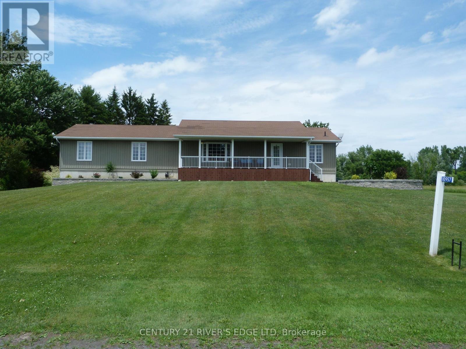 10957 Stampville Road, South Dundas, Ontario  K0E 1K0 - Photo 2 - X12143110