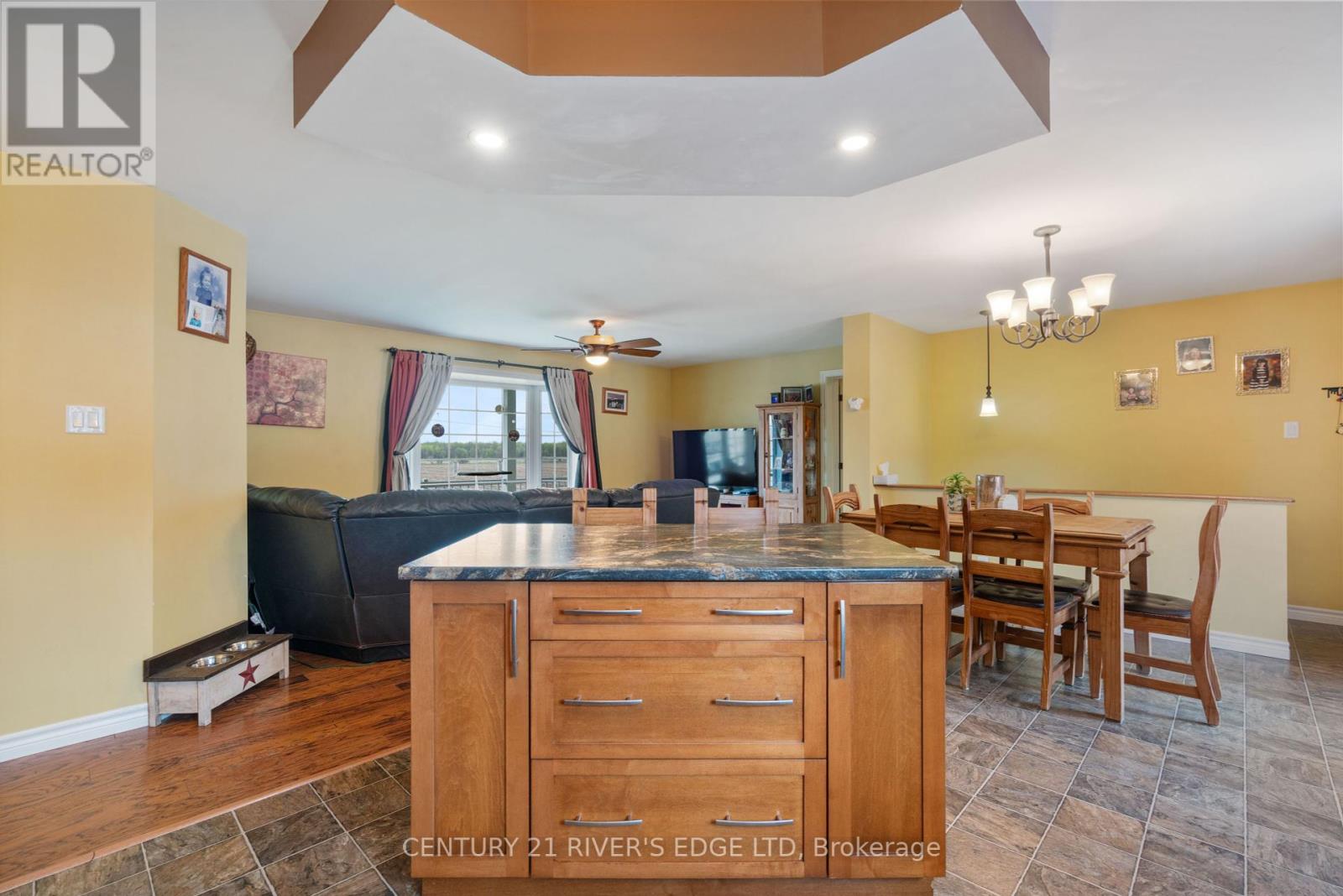 10957 Stampville Road, South Dundas, Ontario  K0E 1K0 - Photo 9 - X12143110