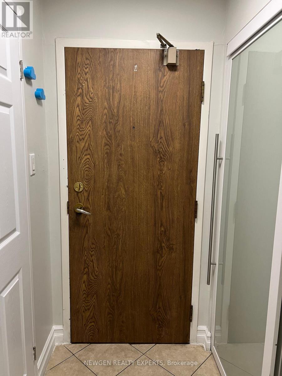 Uph #12 - 550 Webb Drive, Mississauga, Ontario  L5B 3Y4 - Photo 10 - W12252367