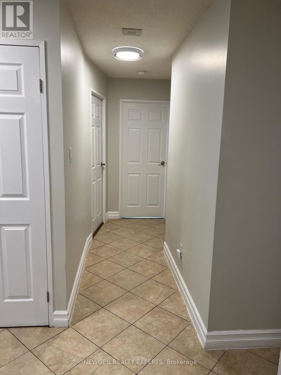 Uph #12 - 550 Webb Drive, Mississauga, Ontario  L5B 3Y4 - Photo 18 - W12252367