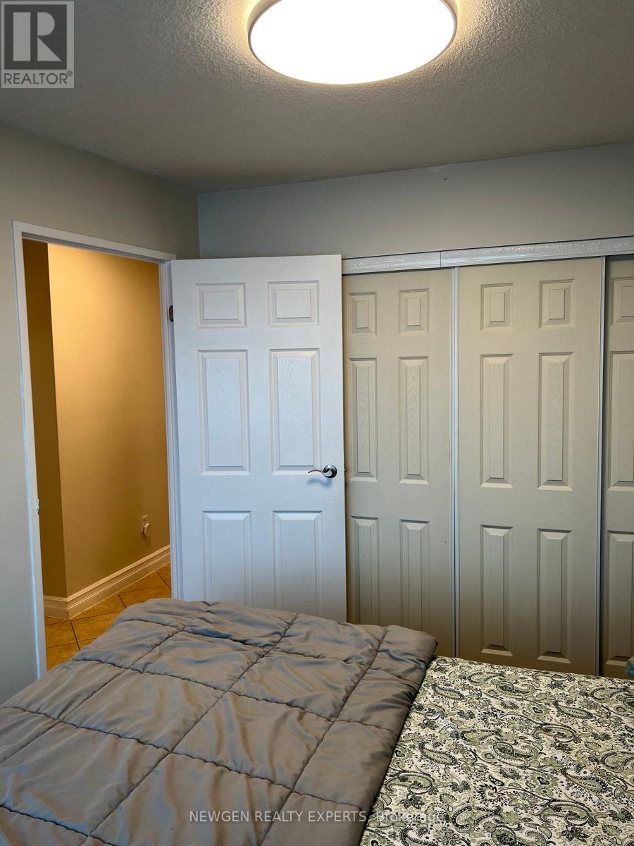 Uph #12 - 550 Webb Drive, Mississauga, Ontario  L5B 3Y4 - Photo 22 - W12252367