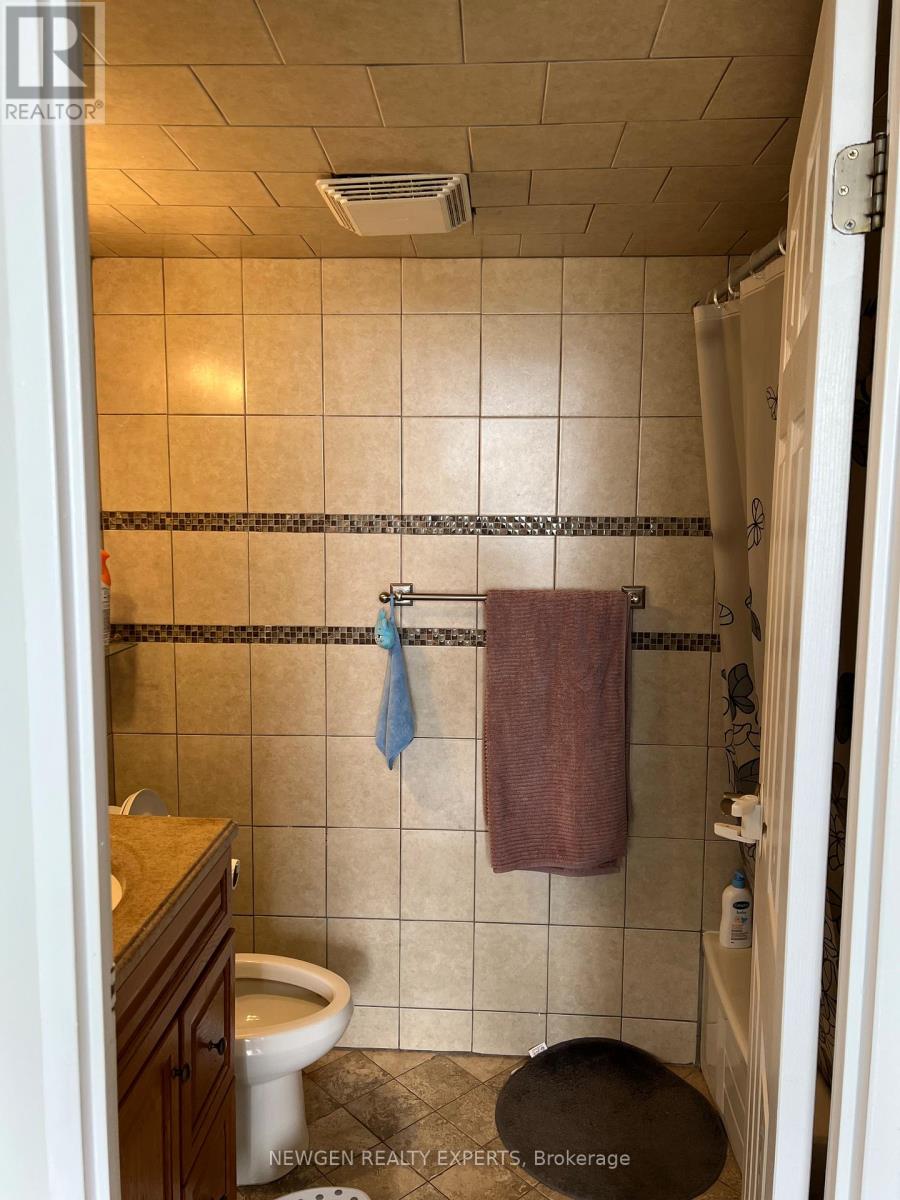 Uph #12 - 550 Webb Drive, Mississauga, Ontario  L5B 3Y4 - Photo 28 - W12252367