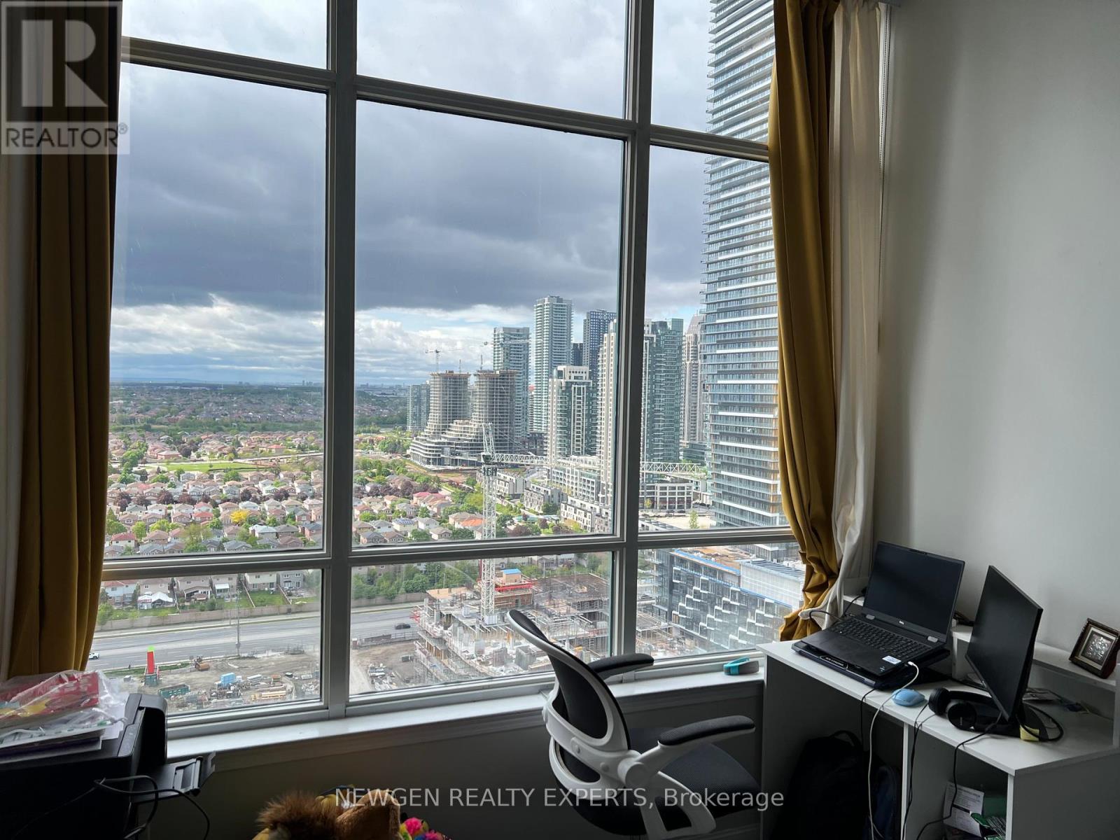 Uph #12 - 550 Webb Drive, Mississauga, Ontario  L5B 3Y4 - Photo 29 - W12252367