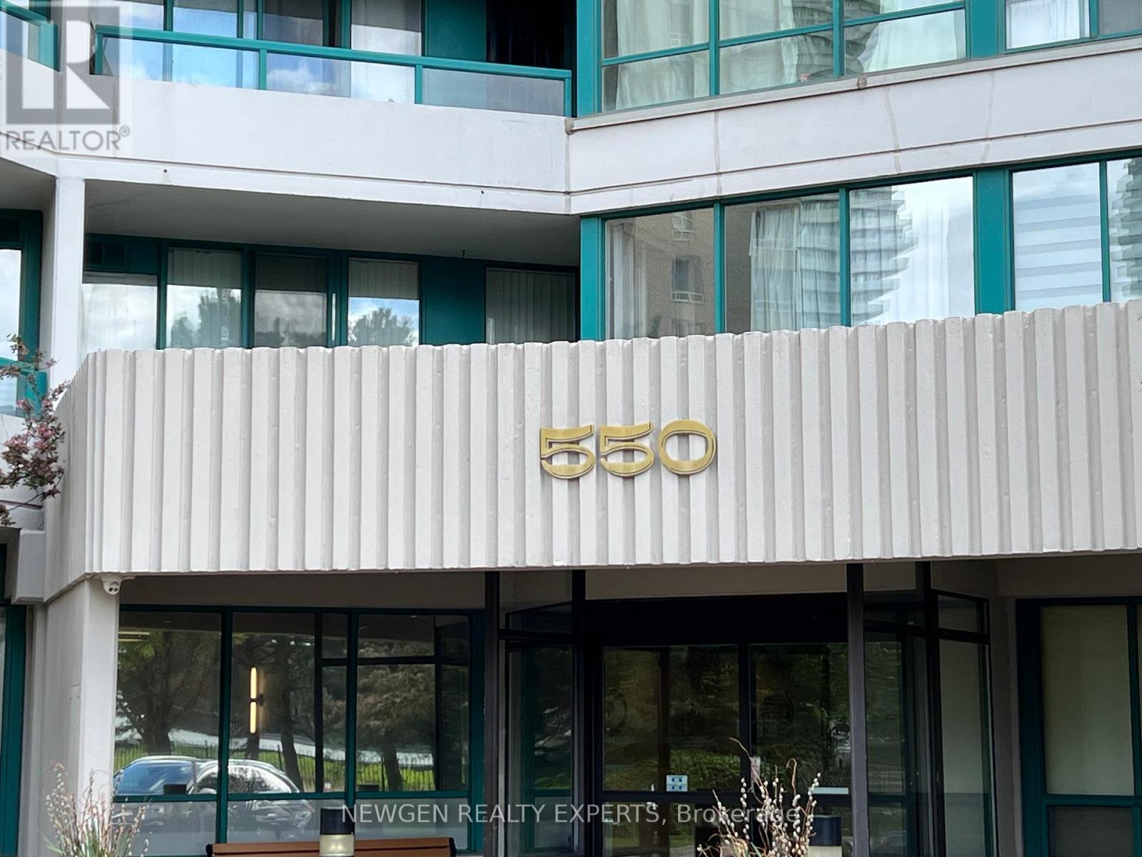 Uph #12 - 550 Webb Drive, Mississauga, Ontario  L5B 3Y4 - Photo 3 - W12252367