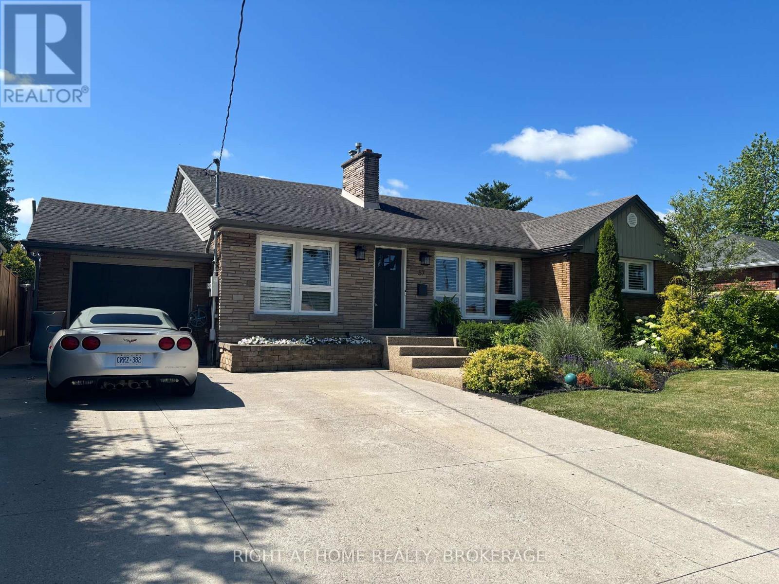 Property at 57 METCALFE STREET S image 1