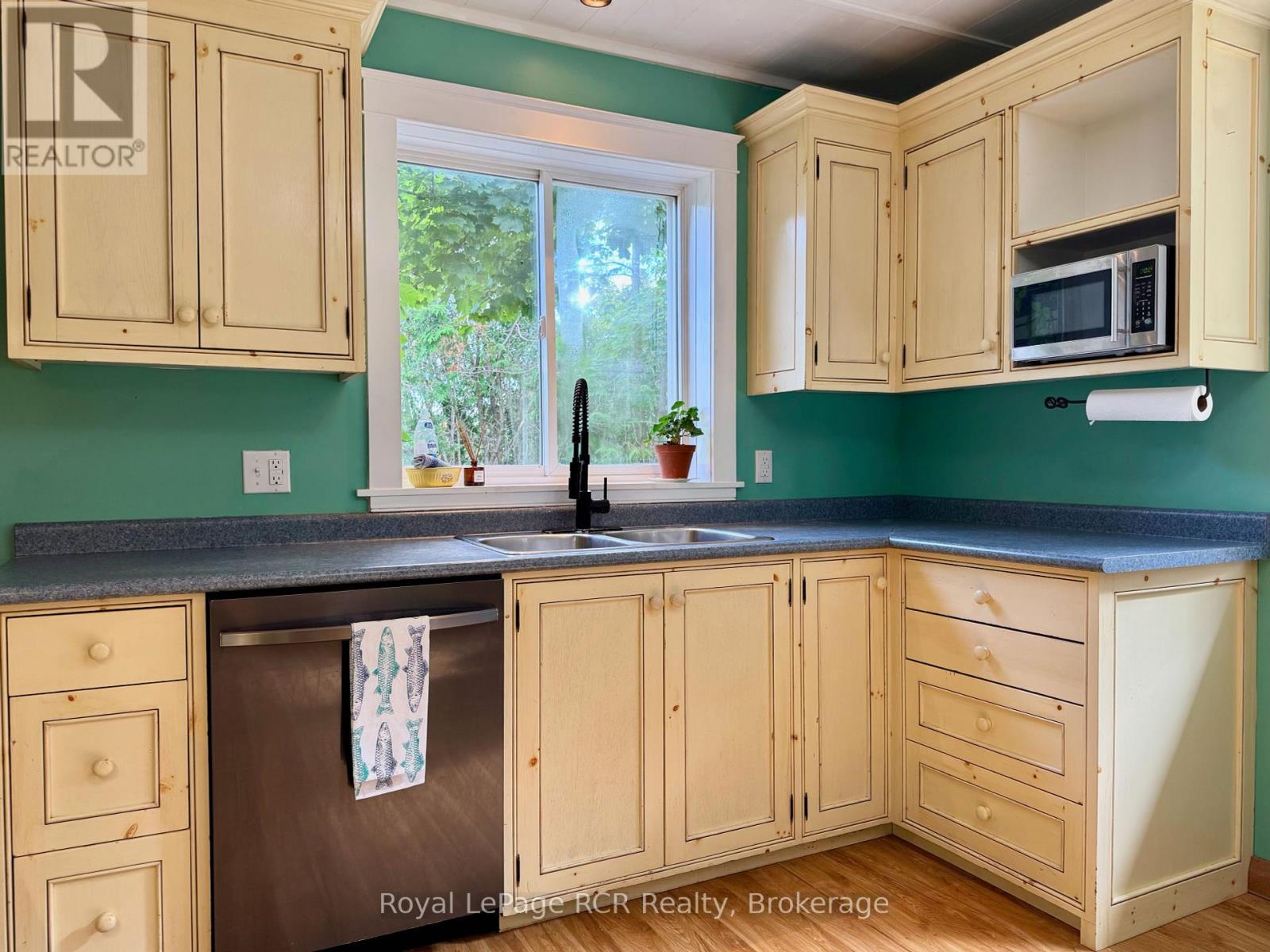 158 Forty Hills Road, Northern Bruce Peninsula, Ontario  N0H 1W0 - Photo 11 - X12252407