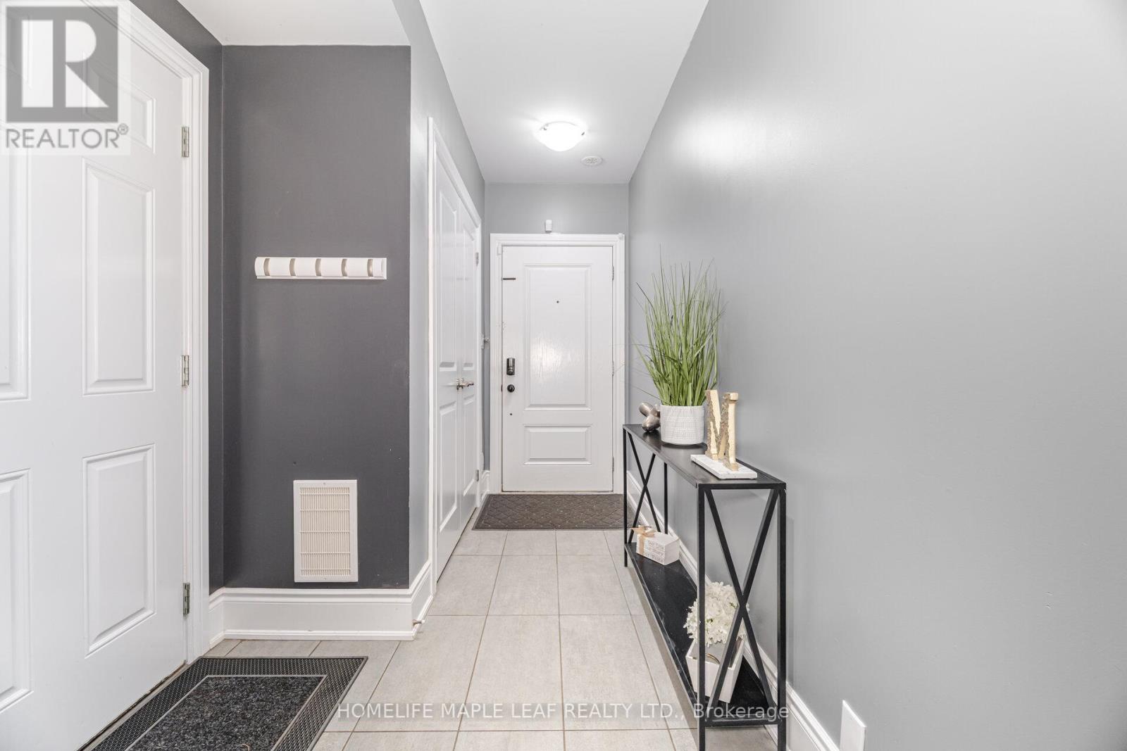 Property at 2094 QUEENSBOROUGH GATE image 2