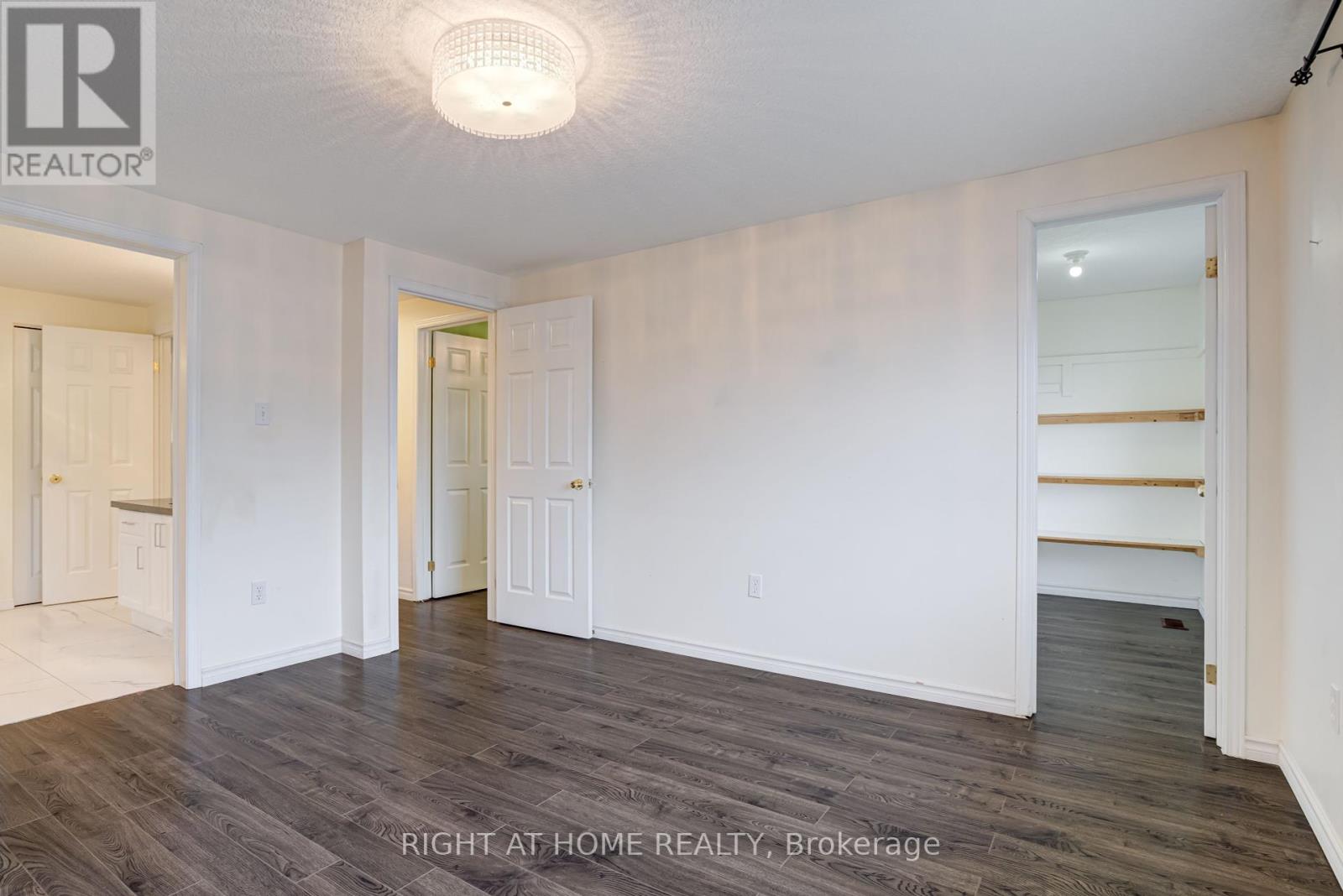 131 Peach Blossom Crescent, Kitchener, Ontario  N2E 3Z7 - Photo 11 - X12252395