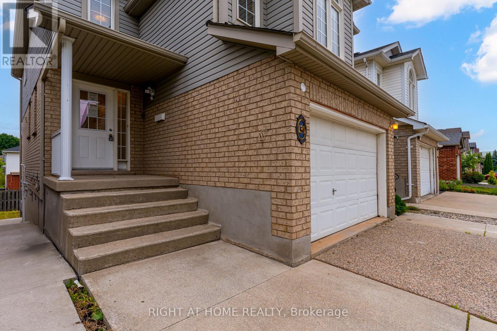 Property at 131 PEACH BLOSSOM CRESCENT image 2