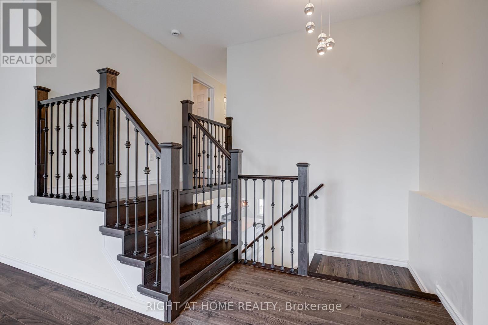 131 Peach Blossom Crescent, Kitchener, Ontario  N2E 3Z7 - Photo 9 - X12252395