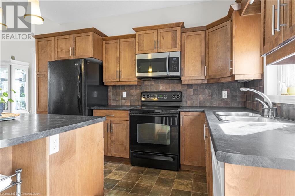 Photo 6 of 35 for 149 Penhale Avenue