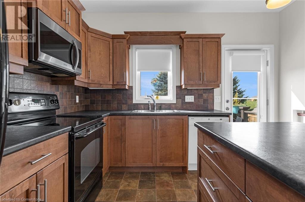 Photo 7 of 35 for 149 Penhale Avenue